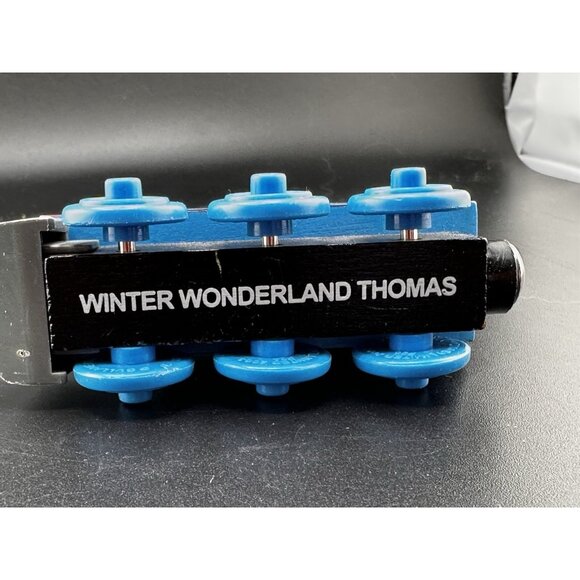 Snow Covered Thomas Wooden Railway Vtg 2003 Train Engine Learning Curve Limited - Picture 12 of 16